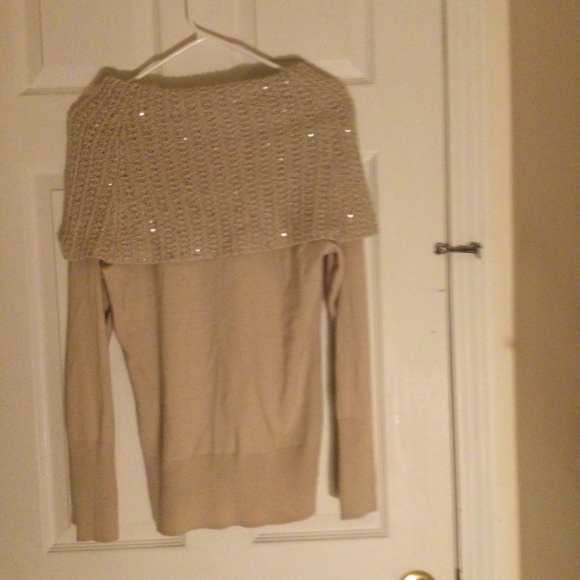 New York & Company women’s sz M sweater w/ cowl neck and some subtle sequins - Picture 6 of 8